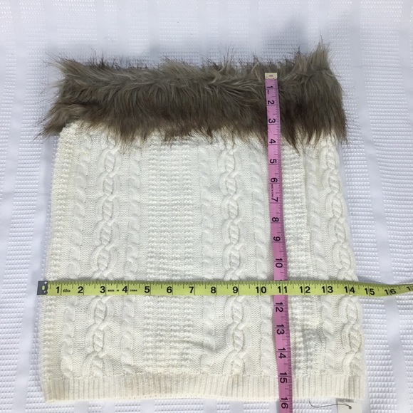 NWT Talbots Cable Knit Ivory Scarf with Faux Fur.‎ - Picture 2 of 10